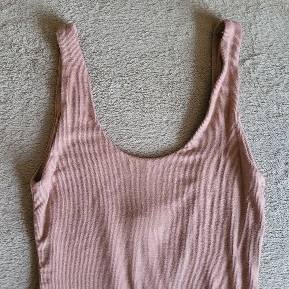 Aritzia Babaton scoop neck ribbed tank thong bodysuit size XS - Picture 2 of 11